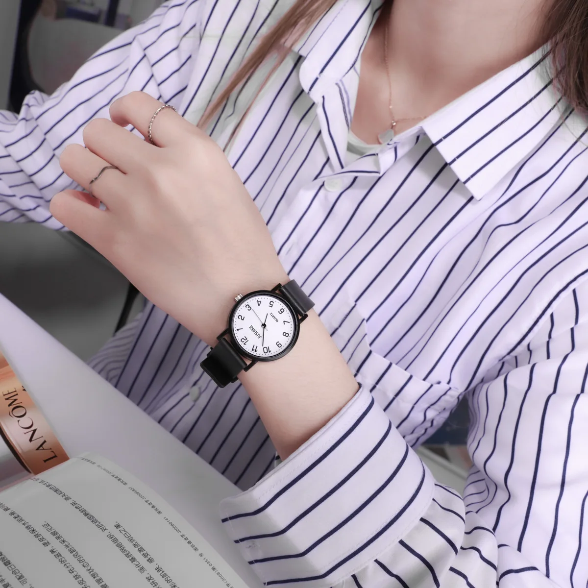 Simple Black Watch Quartz Watc - огляд і ціна Luxury Watch Female